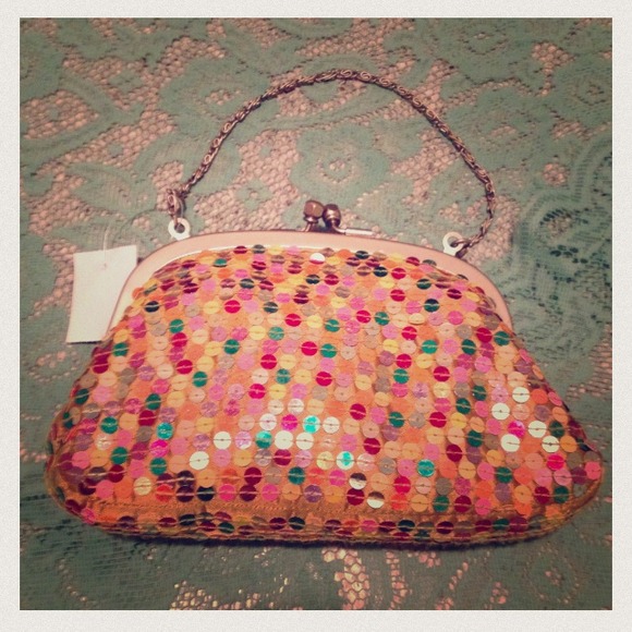 👓👛💍NEW LISTINGS - Picture 2 of 4