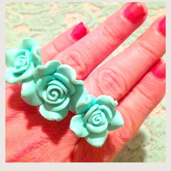 👓👛💍NEW LISTINGS - Picture 4 of 4