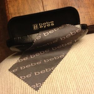 REDUCED 👍👍 Bebe glossy black eyeglass case