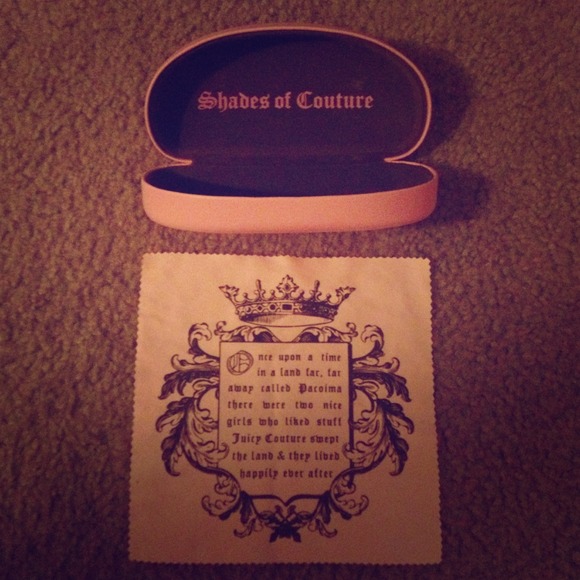 Juicy couture sunglasses case