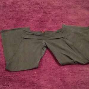SOLD ON EBAY!😁 Basic black SOFT yoga pants!