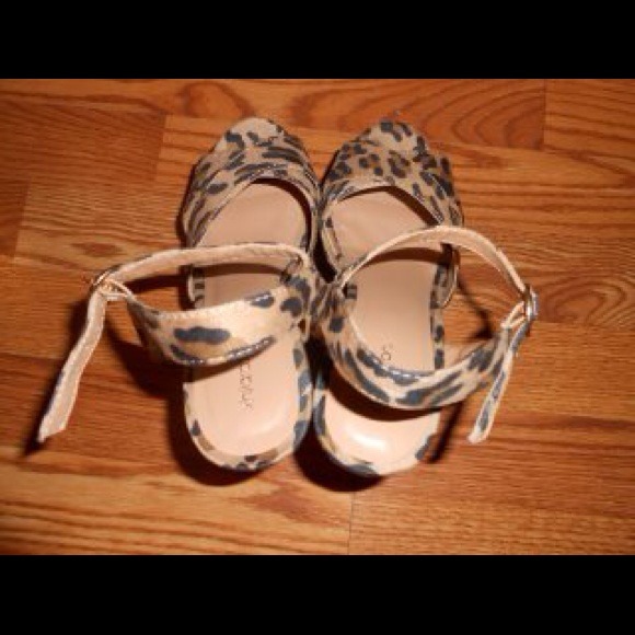 **SOLD** - Picture 3 of 4