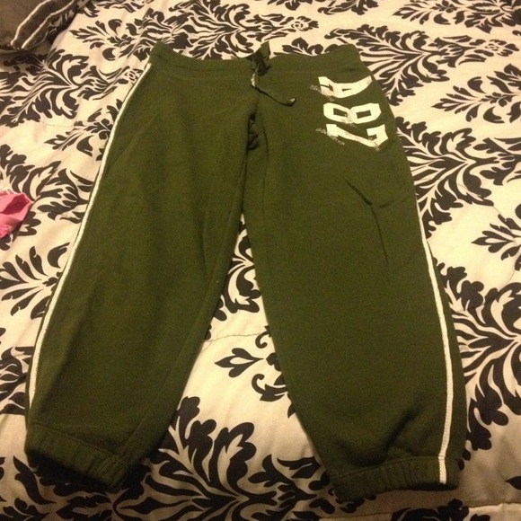 ❌🚫SOLD🚫❌Crop AERO Sweats! - Picture 2 of 3