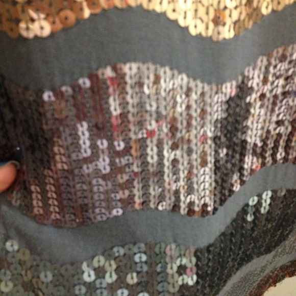 Gray dress 👗 - Picture 3 of 3
