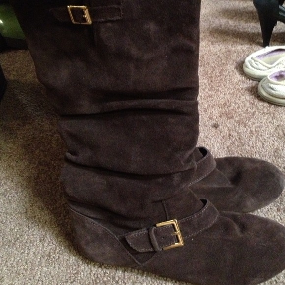 Brown Steve Madden suede boots