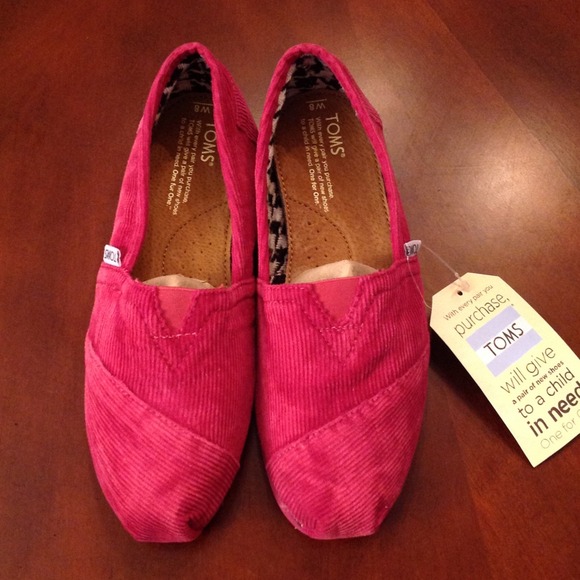 ❗️SOLD❗️TOMS
