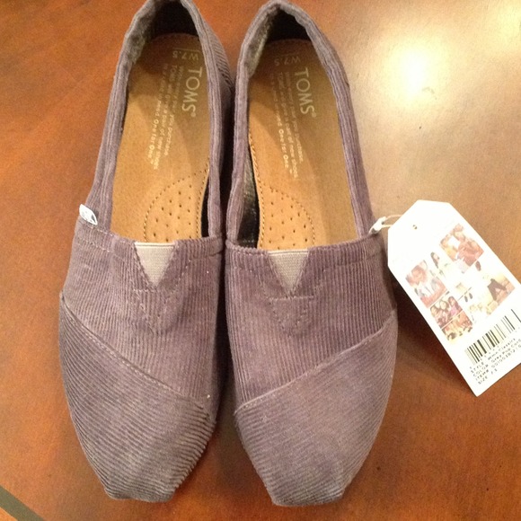 ❌SOLD❌ TOMS