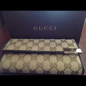 RESERVED for neonurselt-NWT Authentic Gucci Wallet