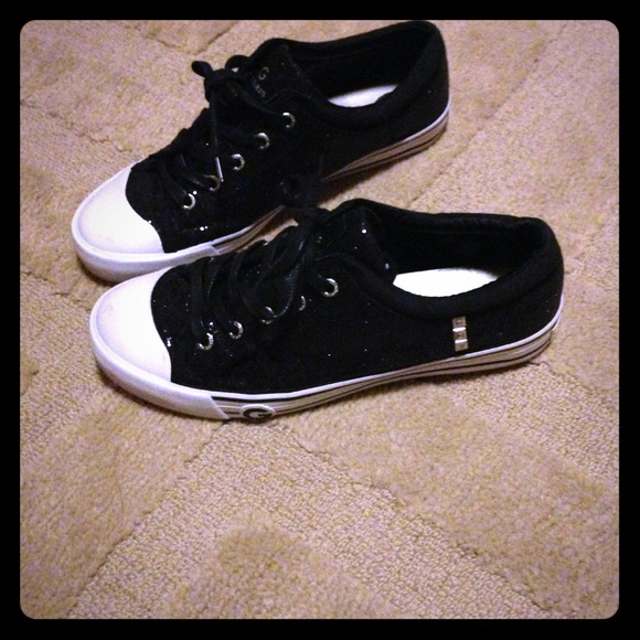 🔴SALE🔴GUESS black sequin sneakers