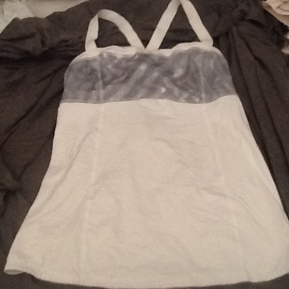 lululemon Catch Me tank 12