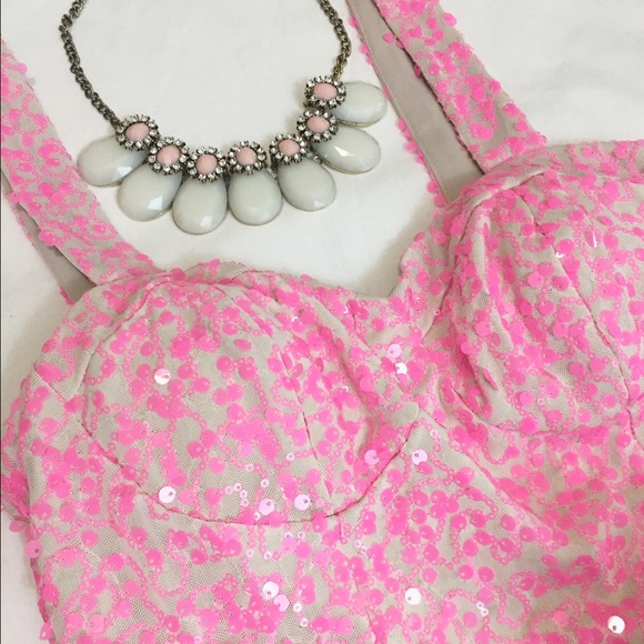 🎉Date Night🎉Dress Nude bodice w/pink beads