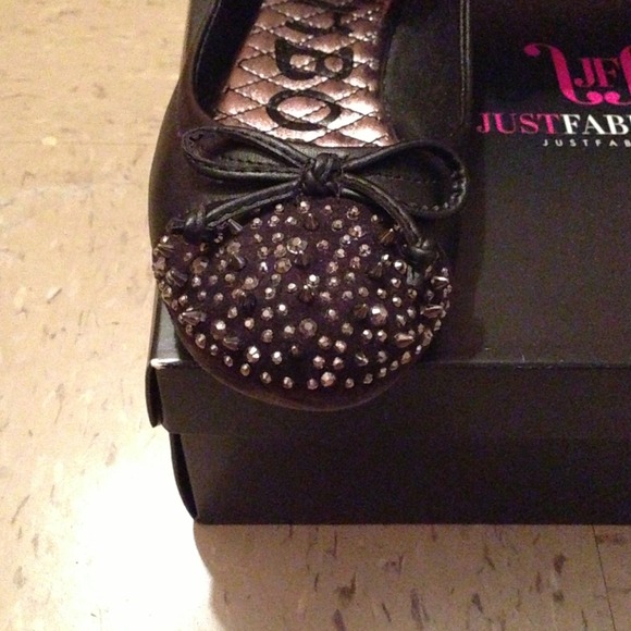 Spikes & bows. - Picture 4 of 4