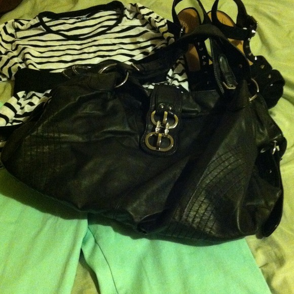 ♢♢♢ SOLD ♢♢♢ black, bling belt purse - Picture 2 of 3