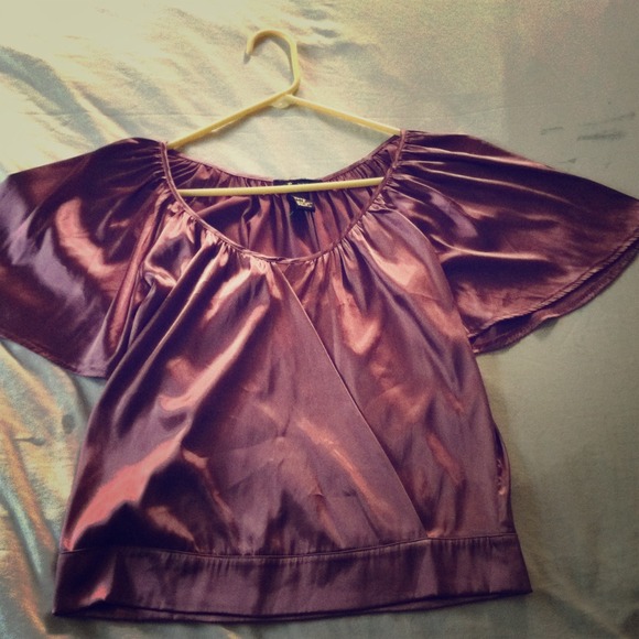 95% polyester dressy top