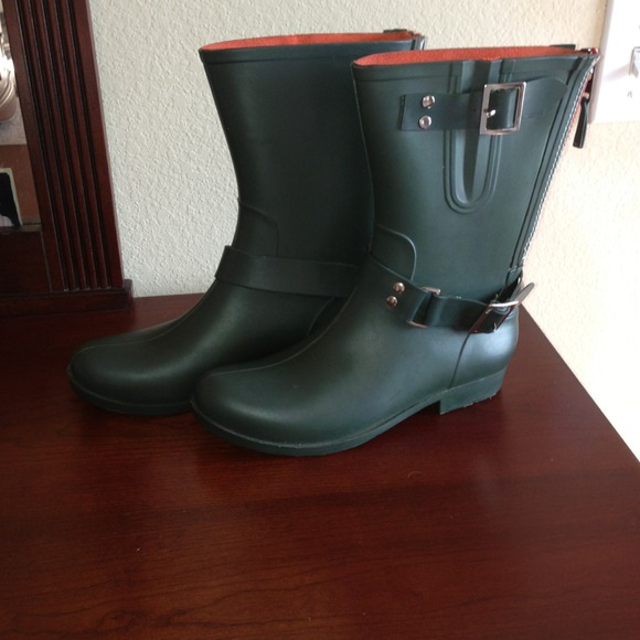 Steve Madden rain-type boots. Sz 8