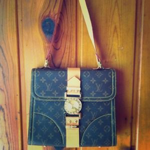 Louis Vuitton (INSPIRED) purse