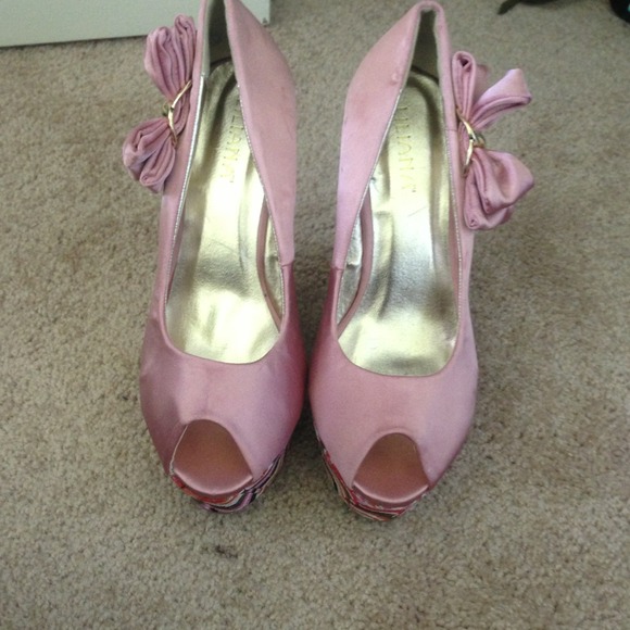 💰SOLD💰in Bundle Pink Wedge Multicolor heel - Picture 2 of 4