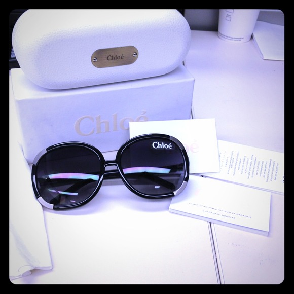 RESERVED Chloé Myrte Sunglasses - Black & Silver