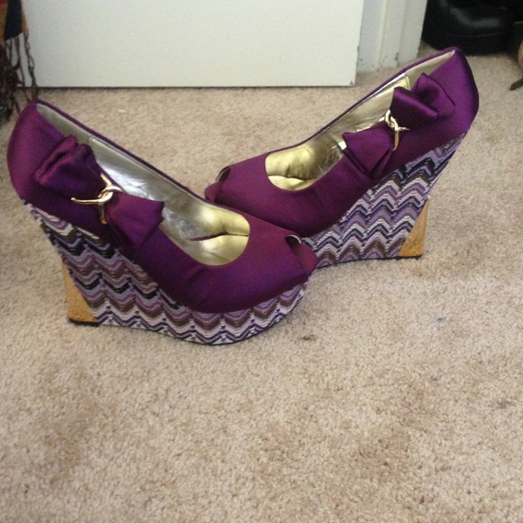 💰SOLD💰 in bundle**Purple Wedge Multi-color heel - Picture 4 of 4