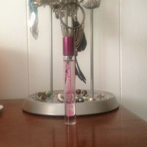 On hold!! Lovestruck perfume:)