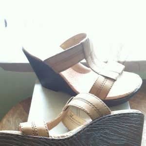 b.o.c Buzby sandal wedge natural leather Size 8/39