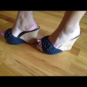 Steven Wedge Sandals ✨