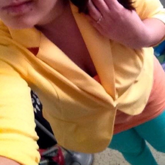 🚫TRADED🚫Yellow blazer. 💕 - Picture 4 of 4