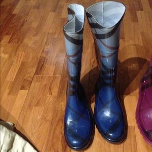 Rain boots
