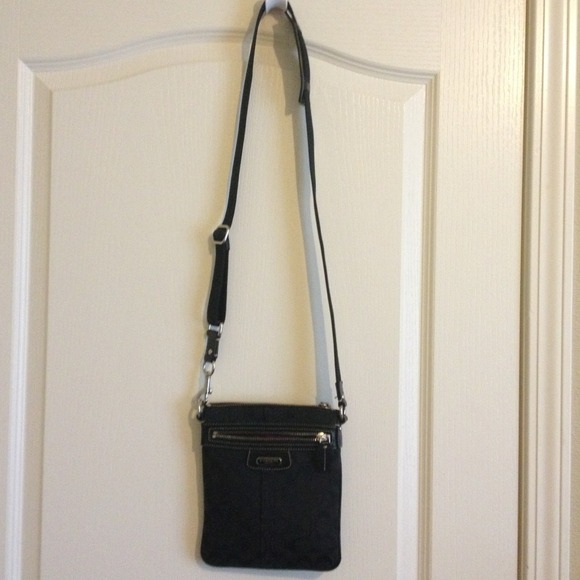 Authentic Crossbody signature Coach bag