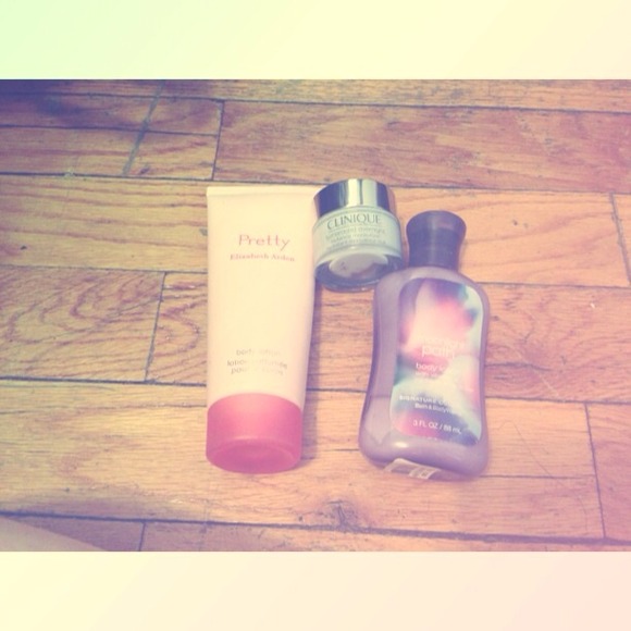 Beauty Bundle - Picture 1 of 2