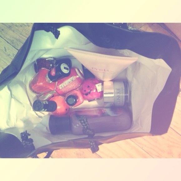 Beauty Bundle - Picture 2 of 2