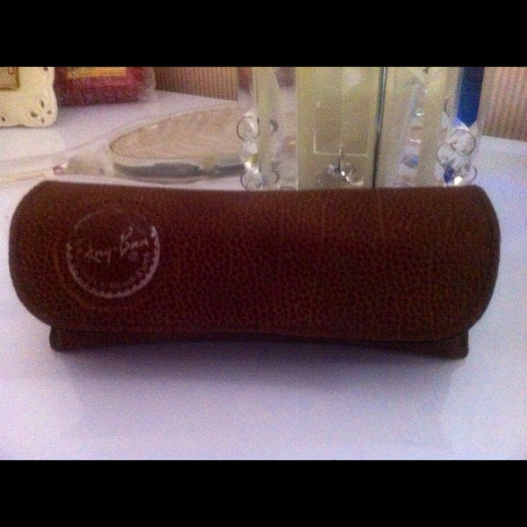 SOLD Vintage great condition Ray Band Case