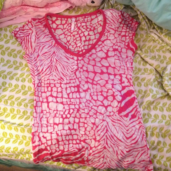 Rue 21 Animal Print V-Neck Tee