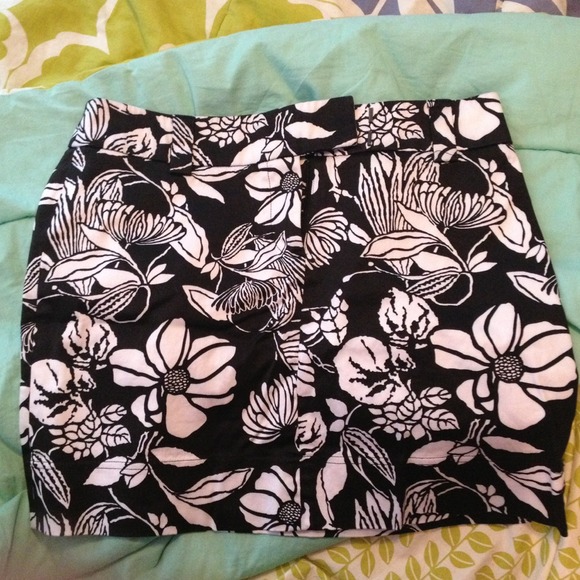 White House|Black Market High Waisted Skirt