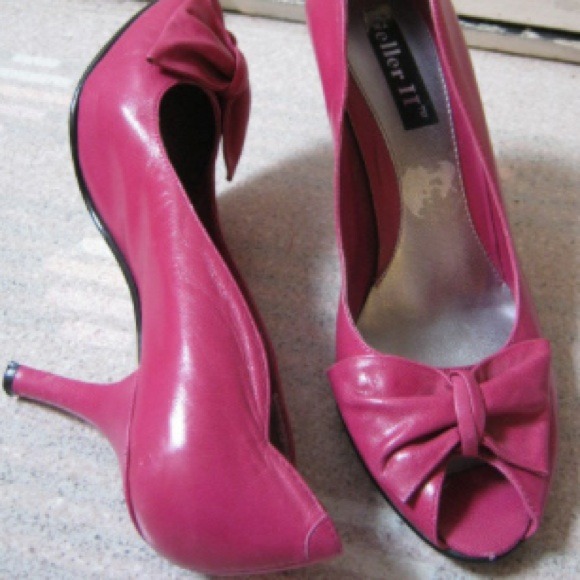 Geller II Pink peep toe heels with bow detail