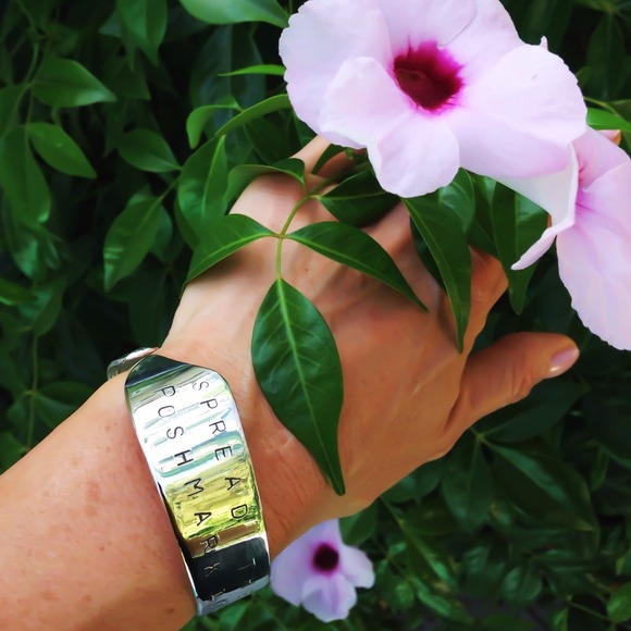 I 💗💗it!!! Spreading the Poshmark Love!!💗 - Picture 2 of 4