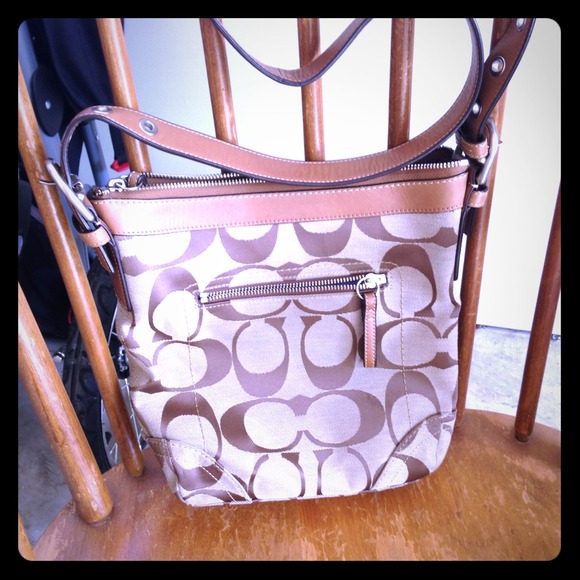 ❤AUTHENTIC❤ Coach Cross-body!