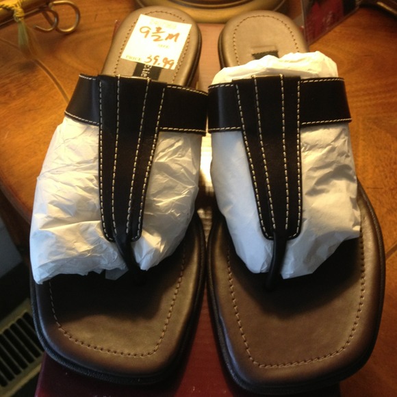 Aigner Sandals