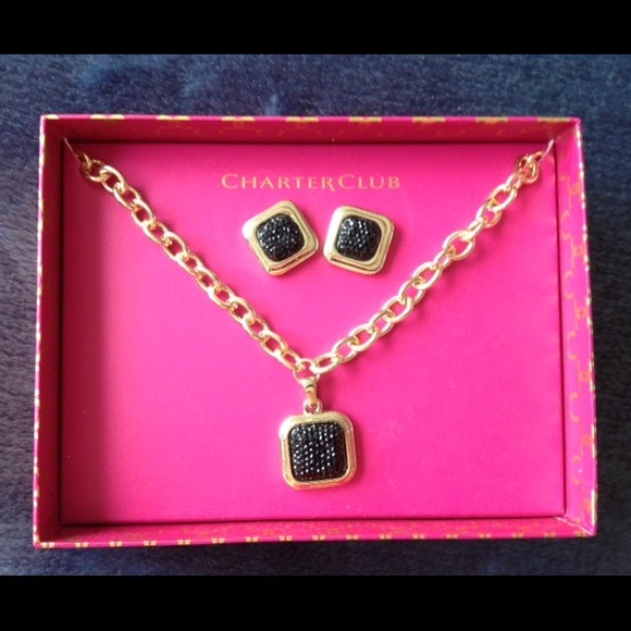 💢SOLD💢Charter club necklace and earring set