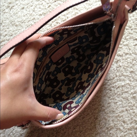 Gucci Handbag - Picture 2 of 3