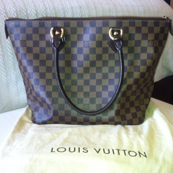 ⛔⛔⛔SOLD⛔⛔⛔Louis Vuitton Saleya MM
