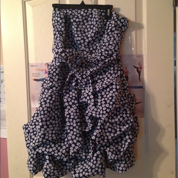 Strapless sweetheart dress