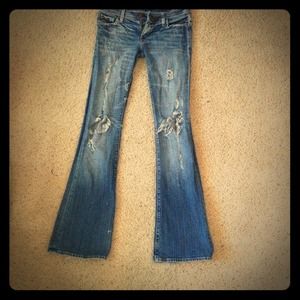 575 Distressed jeans