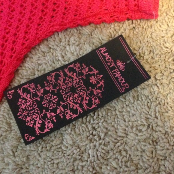 Beautiful summer top - Picture 3 of 4