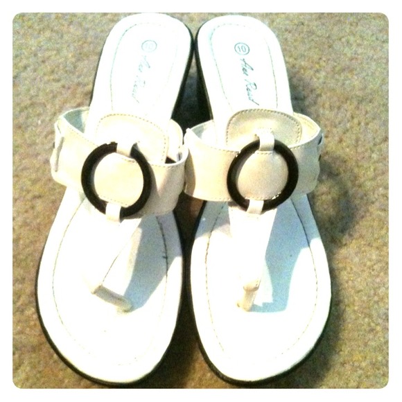 *Reduced Again* Cute white flip flops