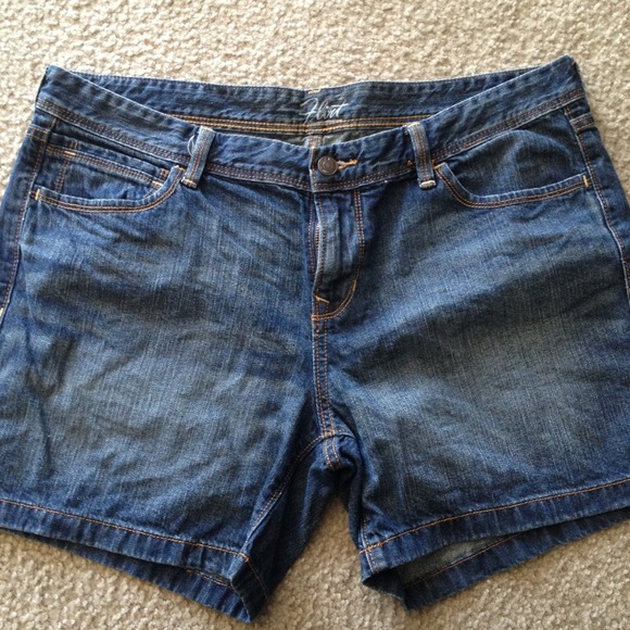 🚩SOLD🚩Cute denim shorts