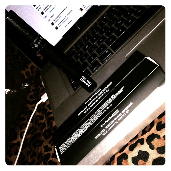 ⛔️SOLD⛔️MAC mascara!!! Set of 2
