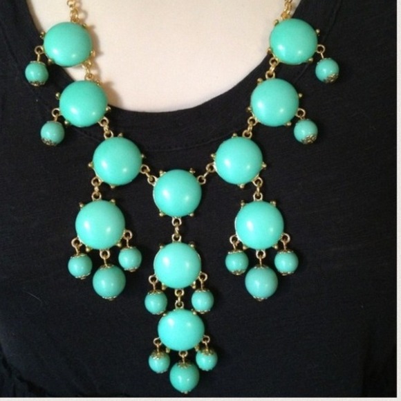 SOLD.   Turquoise bubble statement necklace. - Picture 2 of 3