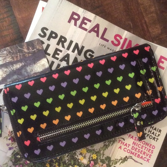 Urban Outfitters Handbags - 💕💕💕Urban Outfitters Heart Wallet💝💝