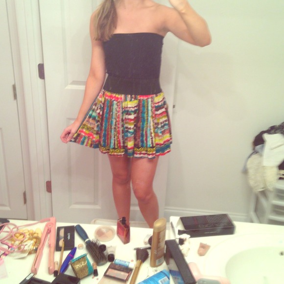 Very cute tribal print skirt!